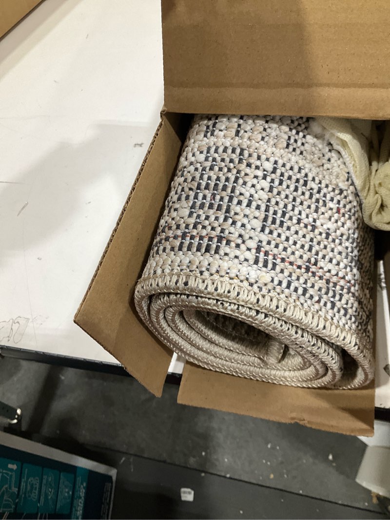 Condition photo showing New/Like New for loloi amber lewis bexley collection bex-05 mushroom/natural 2'-7" x 4' accent rug neutral, textured, living, bedroom, dining, carpet mushroom / natural 2'7" x 4' (rectangular)