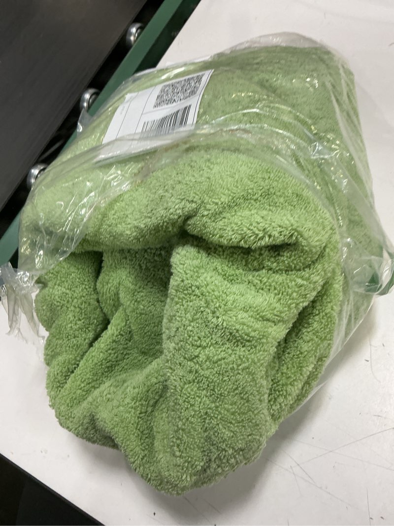 Condition photo showing As Is for redkiss 100% cotton bath towels set of 2, extra large bath sheets 35 x 70 inches, 800 gsm, quick dry, ultra soft & super absorbent bathroom towel sets for bathroom, gym, spa, pool & hotel, green mint green towel set of 2