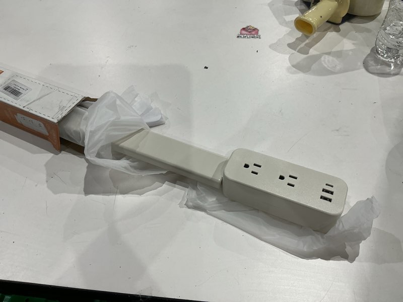 Condition photo showing Good Condition for electrical outlet extender stick - features usb-a, usb-c and 2 ac outlets, extends 22"-34", rotates 180° access hard-to-reach outlets, wall plug power socket expander nightstands, sofa, desks and more