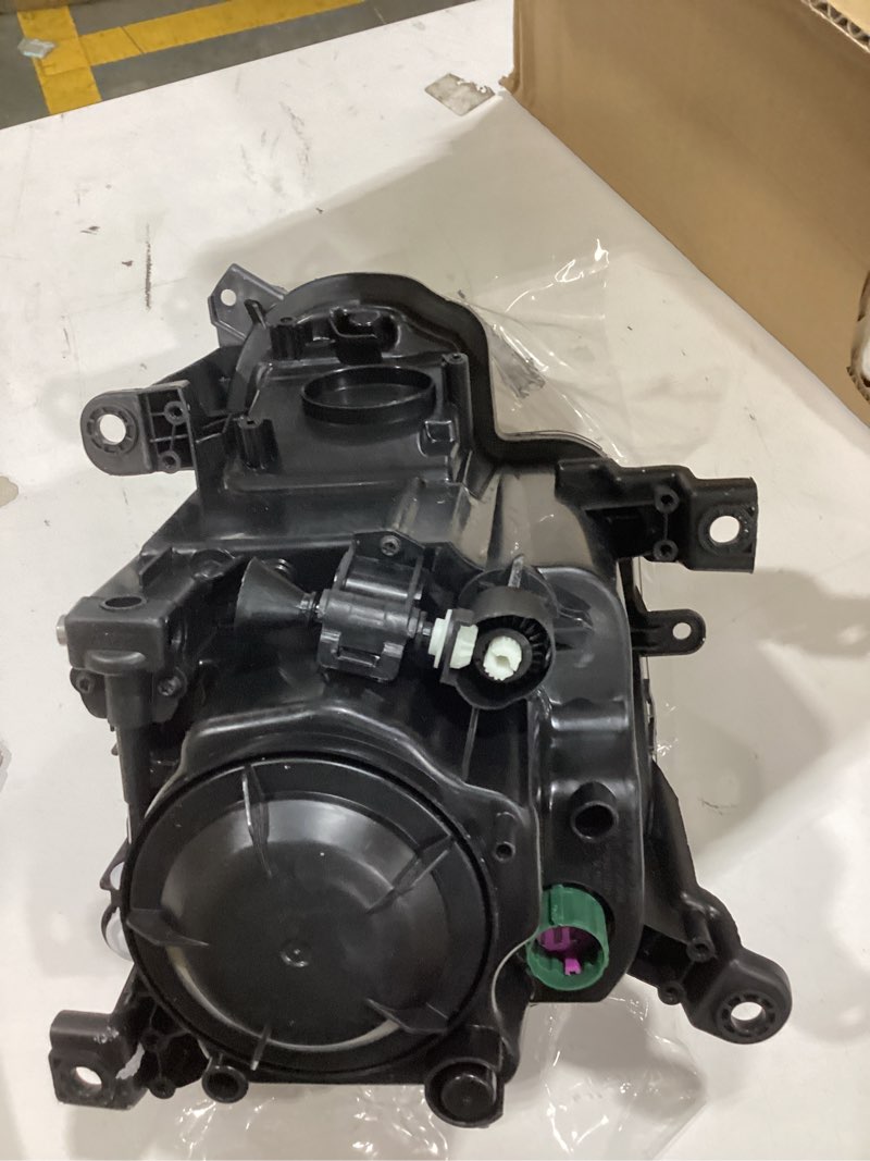 Condition photo showing Good Condition for  light for car hk-st 7-10-kl-01 -y-1-0006-l
