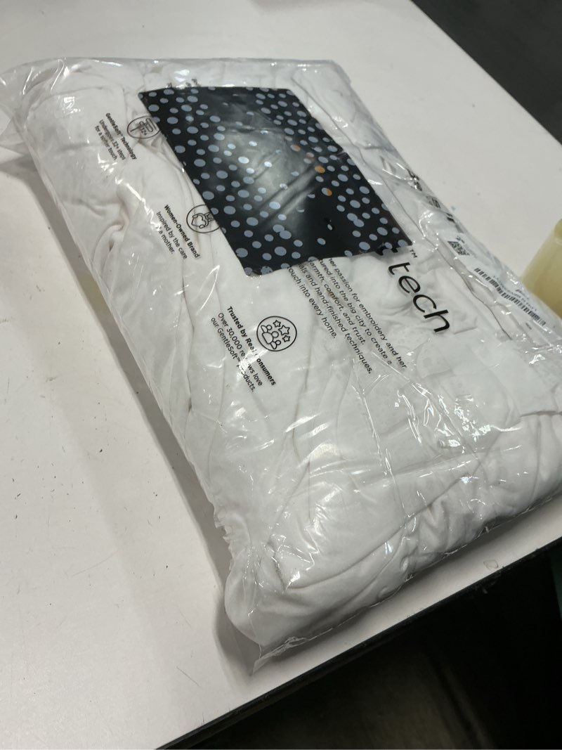 Condition photo showing Good Condition for bedsure queen sheet set, cooling sheets for queen size bed set, rayon derived from bamboo, breathable & soft, deep pocket up to 16 inches, hotel luxury silky bedding for hot sleepers, white 02 - white queen