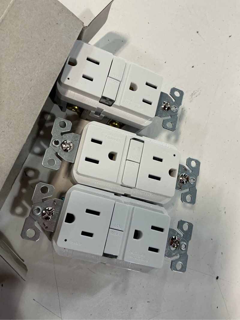 Condition photo showing Good Condition for eaton 15-amp 125-volt tamper resistant gfci residential decorator outlet, white (3-pack)