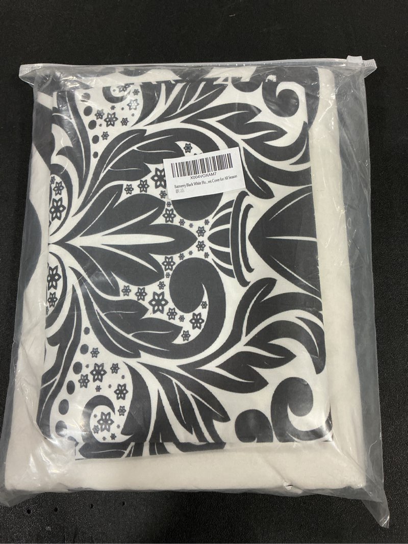 Condition photo showing New/Like New for Batmerry Black White Floral Queen Size 3 Pieces Bedding Duvet Cover Sets,Soft Fluffy Vintage Damask Beautiful Baroque Black Pattern Printed Duvet Cover for All Season Queen Ethnic Floral Victorian 2 Black2