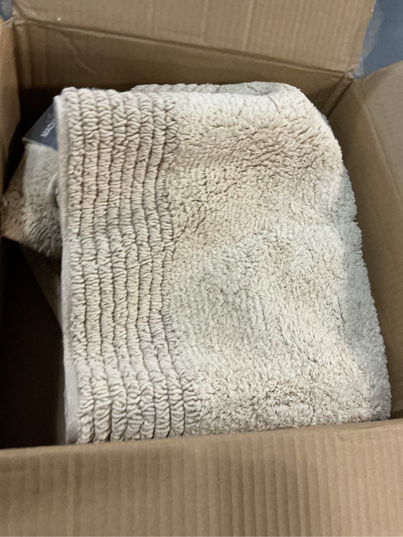 Condition photo showing Good Condition for Madison Park Splendor Reversible 100% Cotton Tufted Bathroom Rug-3000 GSM Hotel Quality Luxurious Plush Medium Pile Bath Mat Absorbent, Quick Dry, Shower Room Décor, 24x44 Natural