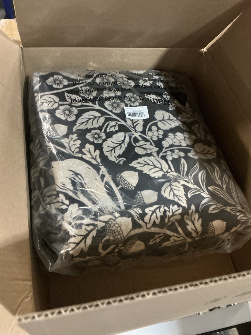 Condition photo showing New/Like New for LIVEBOX Floral Area Rugs 8x10, Washable Vintage Black Forest Large Living Room Bedroom Rug, Soft Boho Non-Slip Throw Rugs for Farmhouse Dining Room Office Indoor Carpet for Kids Nursery Playroom 8'x10' Black