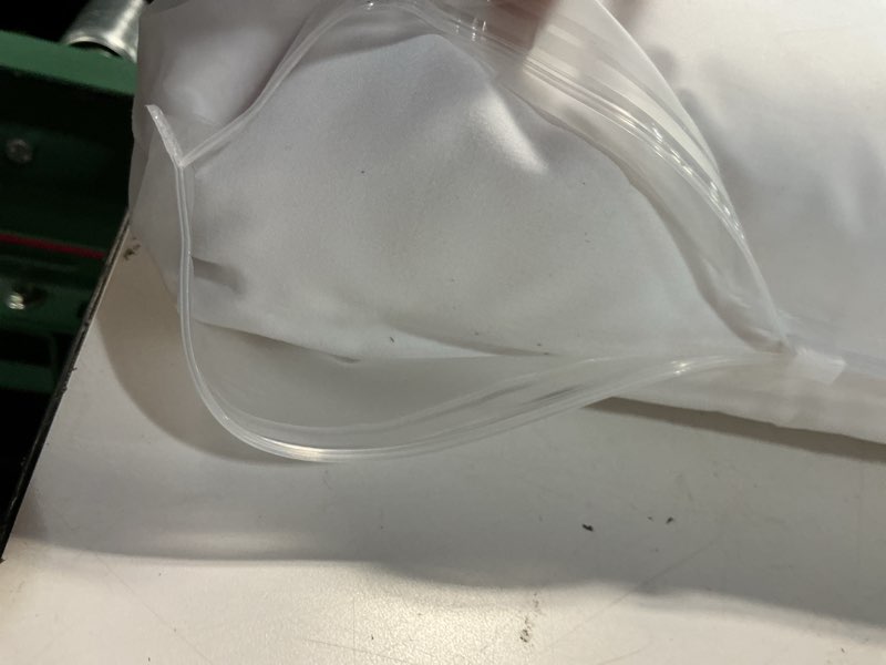 Condition photo showing Good Condition for stwiener oversized king plus duvet cover 120"x132", only 1 piece extra large ultra soft microfiber white duvet cover for all season zipper closure, 8 corner ties(1 pc, white, ala king 120x132 inches) white oversized alaskan king(120"x132")
