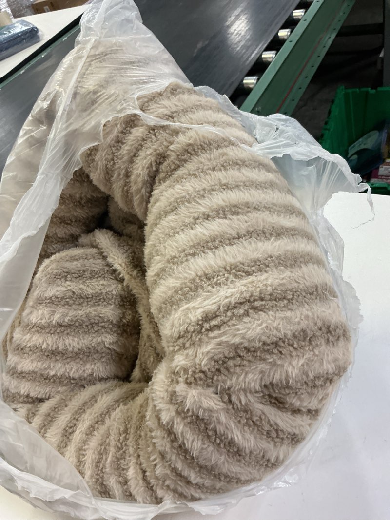 Condition photo showing Good Condition for mixjoy dog bed for medium small size dog, washable medium dogs bed with removable cover, rectangle doggy ded fluffy plush faux fur pet bed with anti-slip bottom, 25"x21"x7", beige beige s plus(25"lx21"wx7"th)