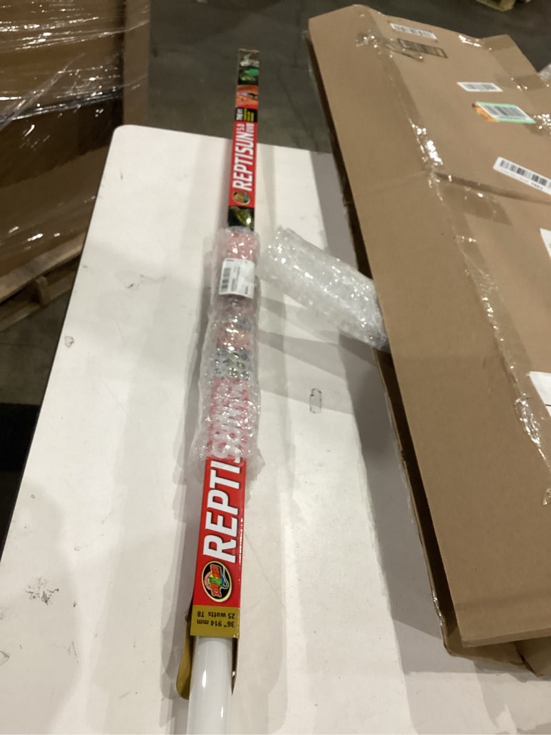 Condition photo showing As Is for t8 reptisun 5.0 uvb fluorescent bulb 25 watt, 36'