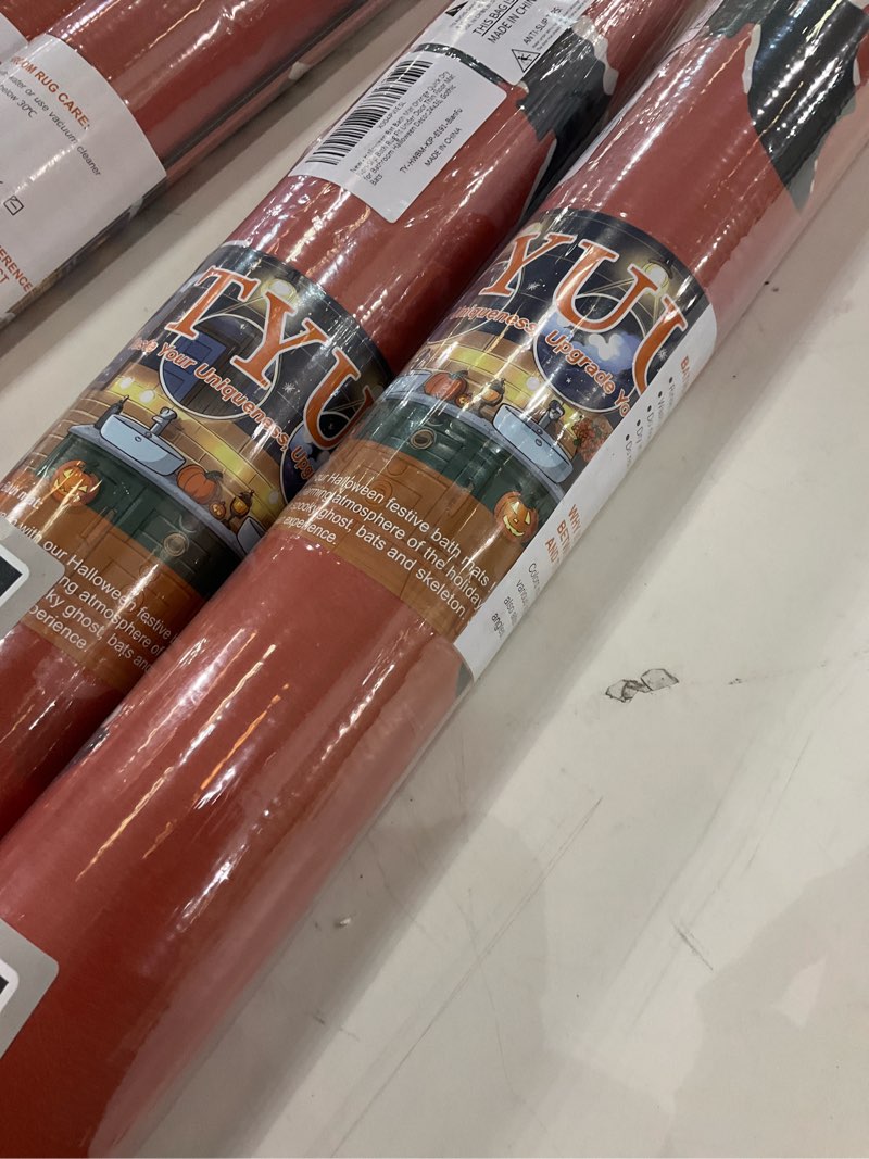 TYUU Halloween Bath Mat, Thin Halloween Bathroom Rug Non Slip Quick Dry Bat Bath Mat Fits Under Door