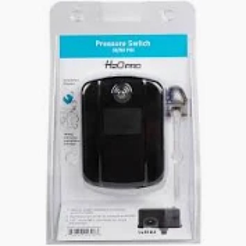 H2OPRO 1/4-in MNPT Polyethylene Pressure Regulator Valve 