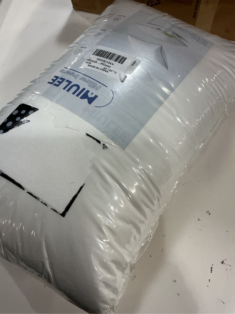 Condition photo showing New/Like New for miulee 20 x 20 pillow inserts (set of 2) -throw pillows for couch sofa with 100% cotton covers 2 20x20 inch