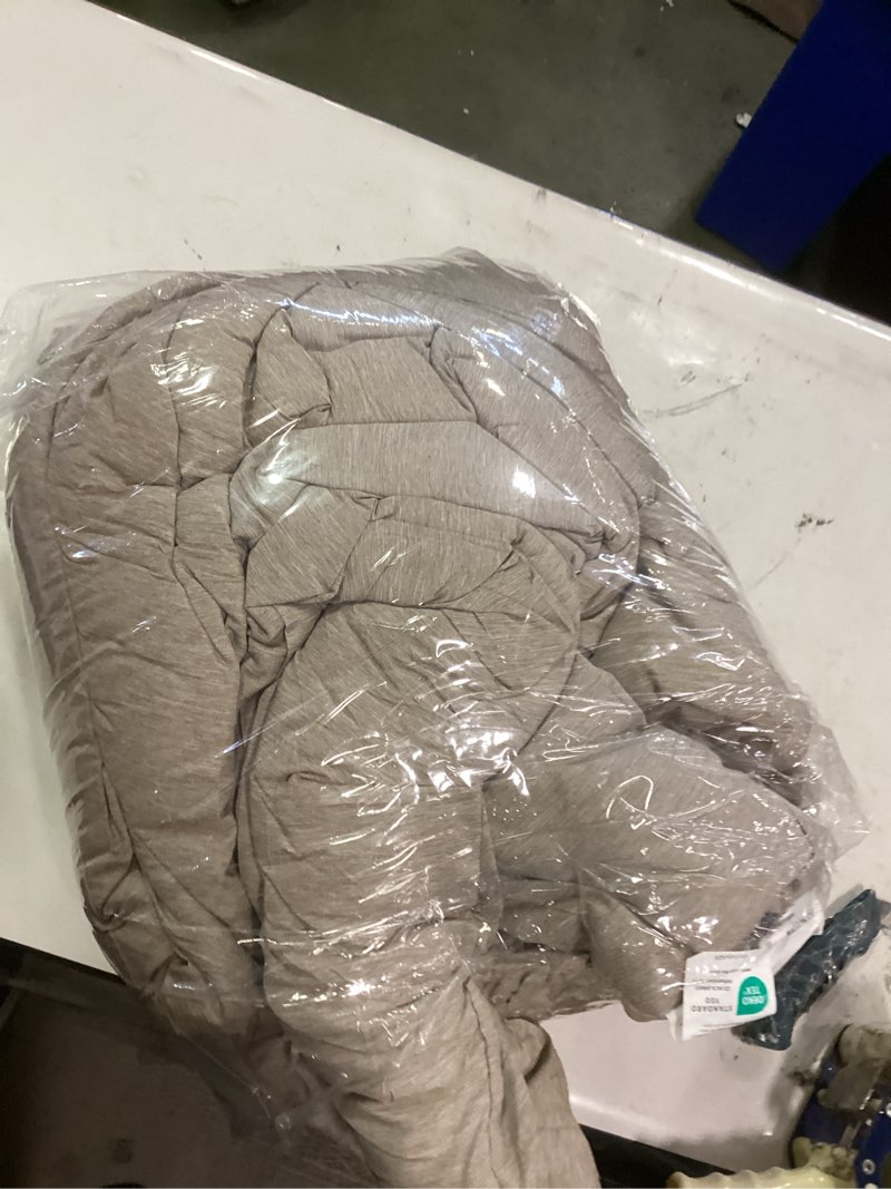 https://lotting-media.assets.bidfta.com/lotting_cd3eb615-abb2-4449-8eab-9b3c93ba5615
