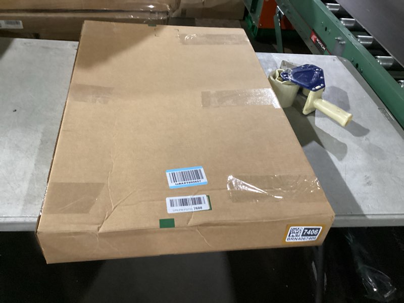 Condition photo showing Good Condition for 18.63 in. d x 13.16 in. w sink grid for ctsb25228, stsb25227, stsb25226 in stainless steel