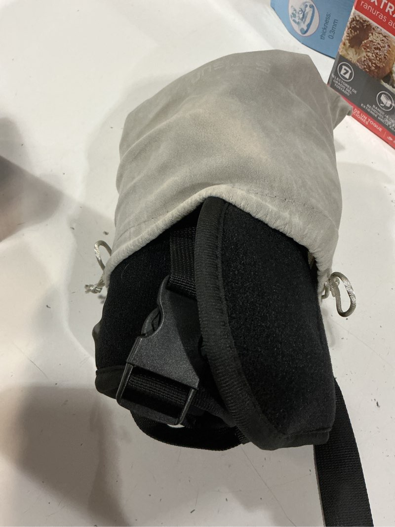 Condition photo showing Good Condition for sarisun travel pillows for airplanes, 360° support headrest pillow with eye mask for sleeping, travel airplane pillow for long flights car road trip, travel accessories stop bobblehead, black solid black