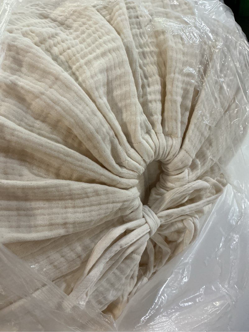 Condition photo showing Good Condition for organic cotton gauze dream quilt set, full/queen, undyed