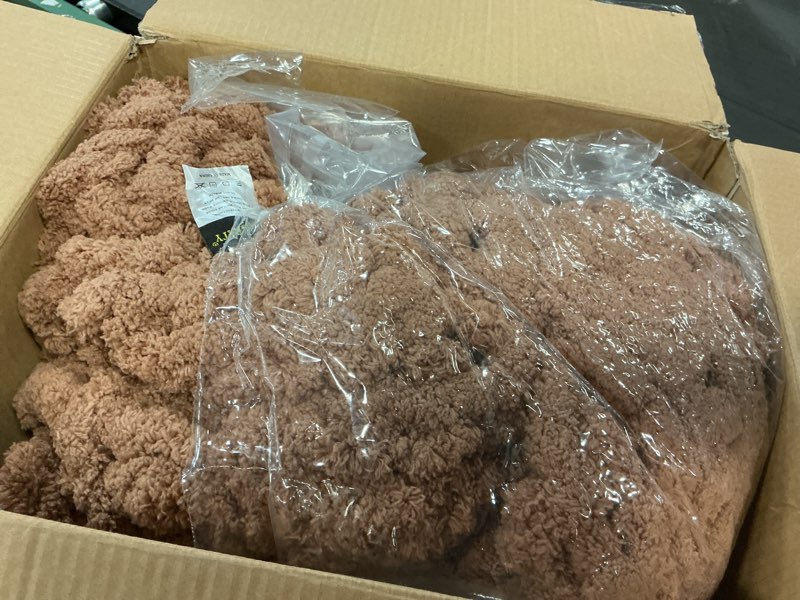 Condition photo showing Good Condition for L'AGRATY Chunky Knit Blanket Throw: 50''x60'' Chenille Chunky Knitted Throw Blanket for Bed Couch - Handmade Thick Big Cable Knit Blanket - Large Chunky Crochet Rope Blanket for Home Decor(Brown) Brown 50"x60"