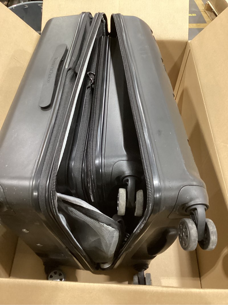 Condition photo showing Good Condition for Traveler's Choice Pagosa Indestructible Hardshell Expandable Spinner Luggage, Black, 2-Piece Set (22/26) 2-Piece Set (22/26) Black