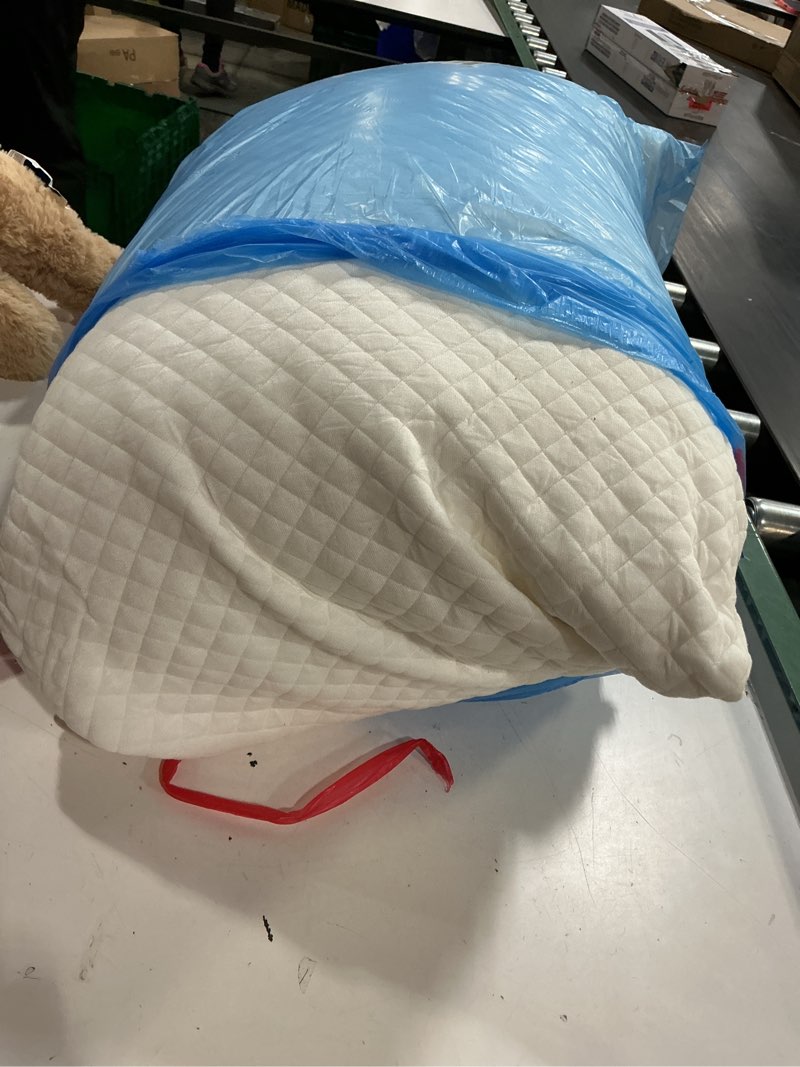 Condition photo showing Good Condition for DreamyBlue Signature Pillow w/Adjustable Loft • Shredded Memory Foam Fill • Neutral Alignment for Side, Back, and Stomach Sleepers • Washable Bamboo Rayon Cover • CertiPUR-US Certified Foam (Queen) Queen (Pack of 1)