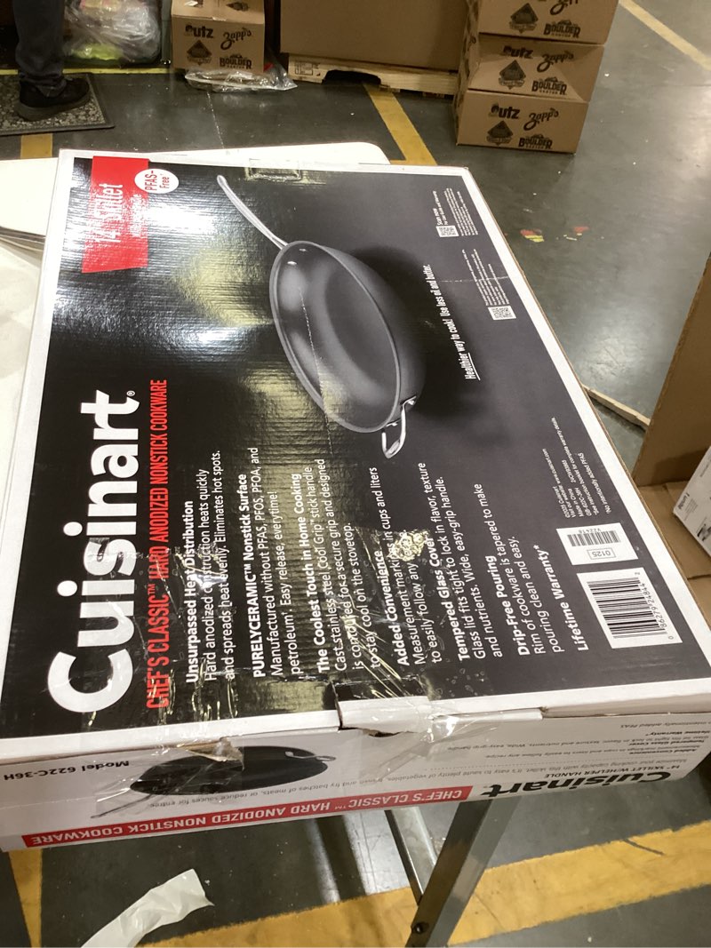 Condition photo showing Good Condition for cuisinart 14” skillet