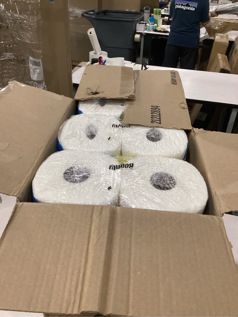 Condition photo showing New/Like New for bounty paper towels quick size, white, 16 family rolls = 40 regular rolls family 117 sheet (pack of 16)