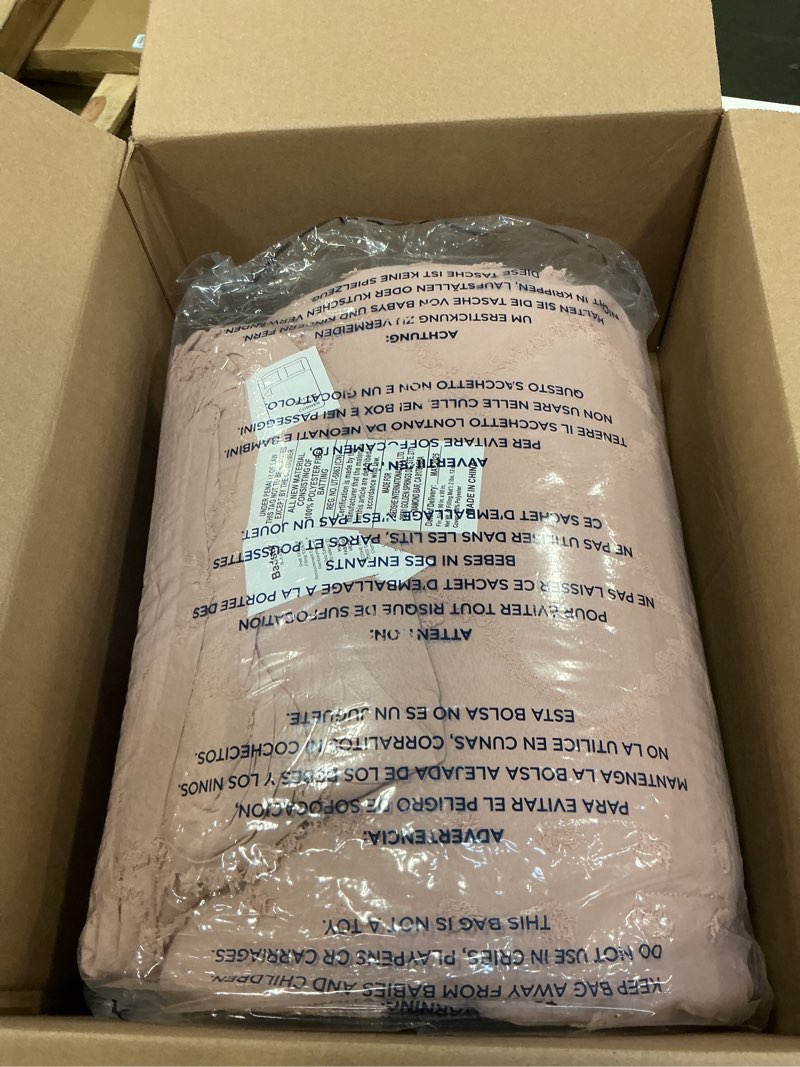 Condition photo showing New/Like New for Bedsure Queen Comforter Set - Dusty Rose Comforter, Boho Tufted Shabby Chic Bedding for Kids, 3 Pieces Vintage Farmhouse Bed Set for All Seasons, Fluffy Soft Bedding with 2 Pillow Shams Queen 15 - Dusty Rose