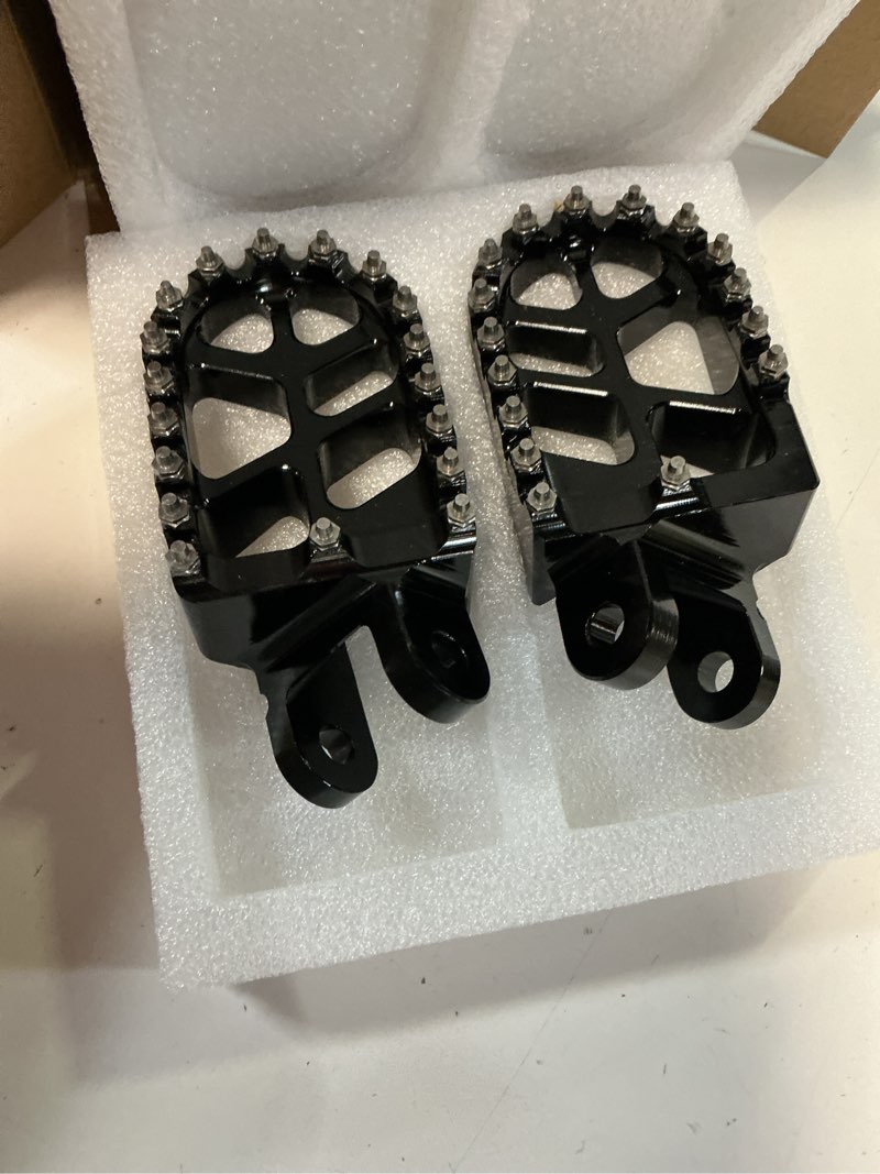Condition photo showing Good Condition for anxin foot pegs footpegs footrests foot for klx300 klx300r klx300sm 97-07 20-24 klx250 06-20 klx250s 09-14 klx250r 94-96 klx650 93-96 dirt bike black black klx250 klx250r/s/sf klx300/r/sm klx650