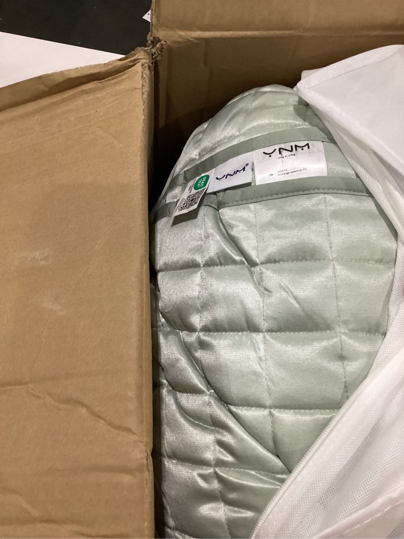 Condition photo showing As Is for ynm cooling weighted blanket for adults, 40lbs heavy bed throw comforter with 100% pe fabric, ideal for hot sleepers or summer days(88x104 inches for queen/king bed, 40 pounds, green) exclusive cooling pe green 88 in x 104 in 40 lb