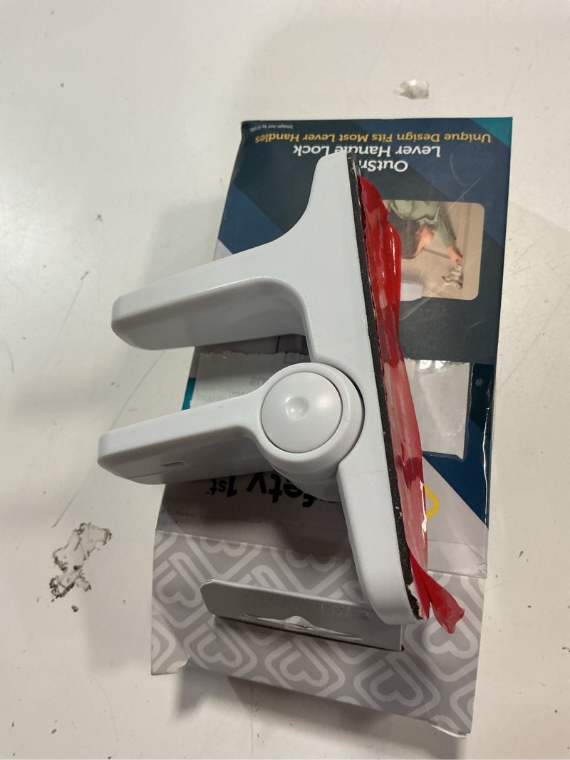 Condition photo showing Good Condition for safety 1st outsmart white plastic lever handle lock 1 pk