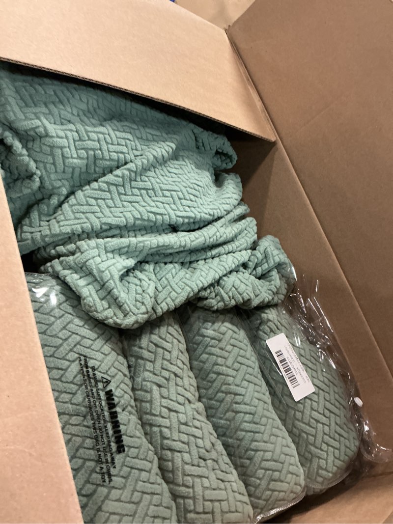 Condition photo showing Good Condition for outdoor cushion covers set,8pcs jacquard patio furniture couch seat slipcovers, replacement for sofa sectional chair(cover?only) green 8pcs-jacquard
