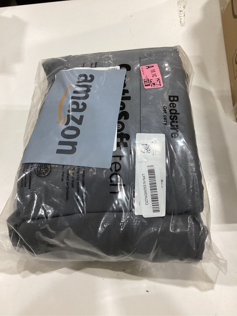 Condition photo showing New/Like New for bedsure deep pocket queen sheets - 6 piece, prewashed ultra-soft queen sheet set, fits mattresses up to 18 inches thick, breathable & secure fit, hotel luxury bedding, grey grey queen