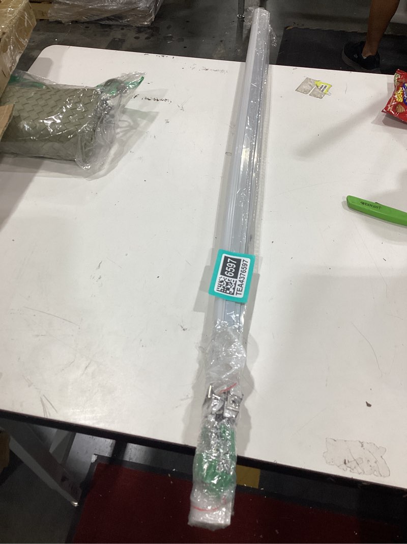 Condition photo showing Good Condition for 93129783 led linear tube light bulb, 3 color options, t5, 21.6 in. - quantity 6