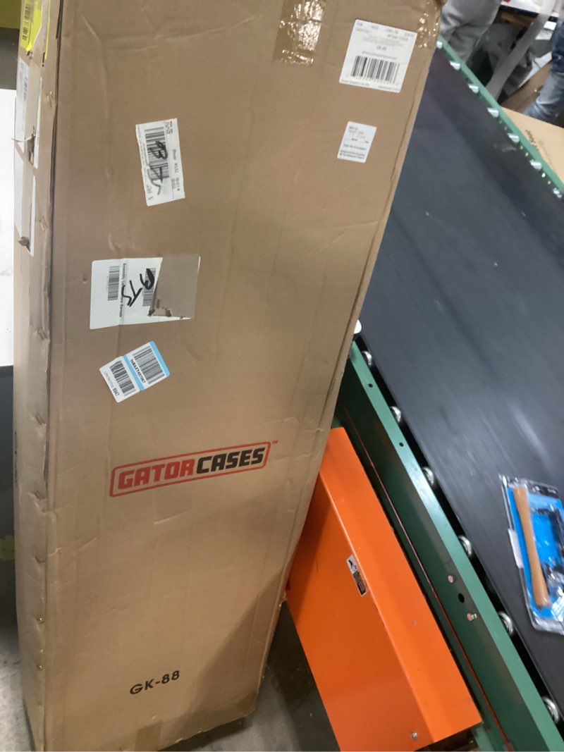 Condition photo showing New/Like New for gator cases legacy hybrid series lightweight rolling keyboard case for 88 note keyboards and electric pianos (gk-88) 88-note