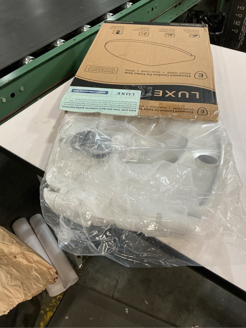 Condition photo showing Good Condition for LUXE TS1008E Elongated Comfort Fit Toilet Seat with Slow Close, Quick Release Hinges, and Non-Slip Bumpers (White)