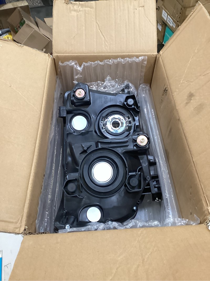 Condition photo showing Good Condition for For 2007 2008 2009 2010 2011 2012 2013 Toyota Tundra Headlight Assembly For 2008-2017 Toyota Sequoia Head Lights Headlamp Replacement Driver and Passenger Pair, Chrome Housing Amber