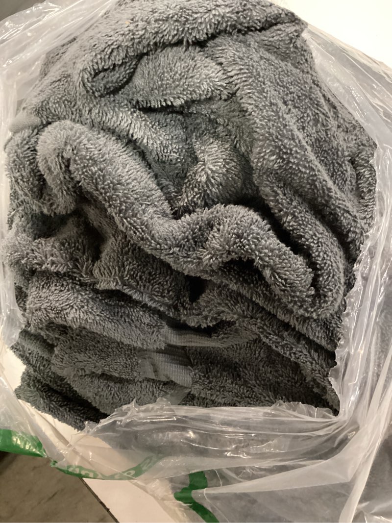 Condition photo showing Good Condition for towel bazaar 4-piece extra large bath towel set, 100% premium cotton turkish towels, 30x60 luxury towel super soft and absorbent, perfect use for bathroom, shower towels - dark gray dark gray 30'' x 60'' extra large bath towels