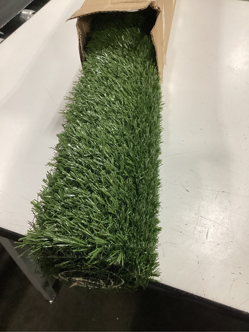 Condition photo showing New/Like New for pet zoom replacement pad for pet park large - 20" x 30"