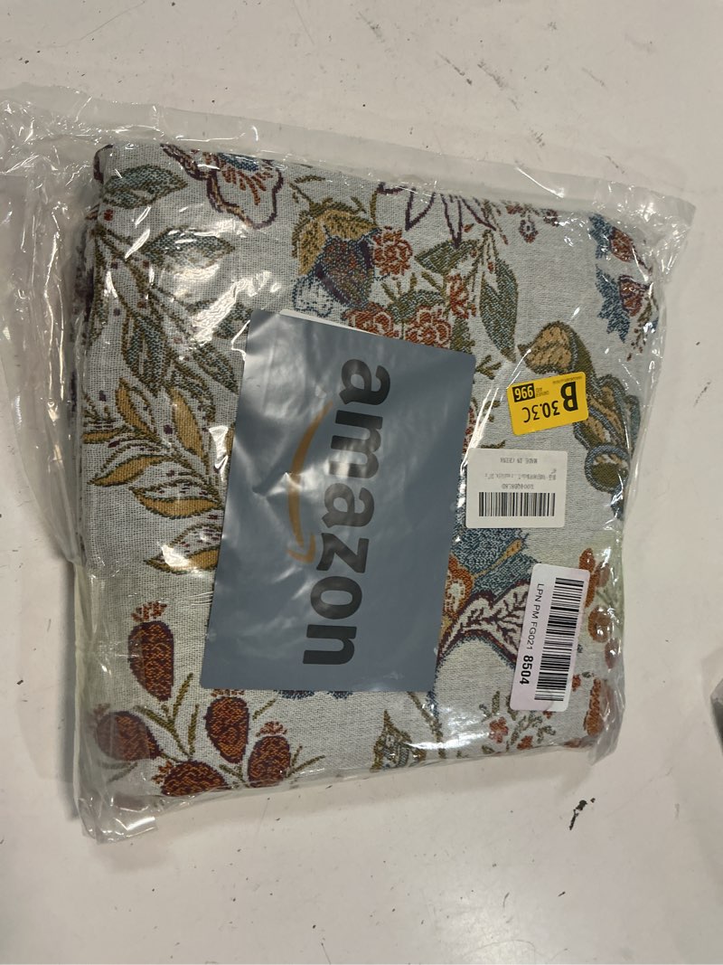Condition photo showing New/Like New for VANJOROY Boho Throw Blanket, 100% Organic Cotton Breathable Skin-Friendly Ultra Soft Bed Quilt Throw - All Season Floral Farmhouse Décor Luxury Blanket for Sofa Couch Chair and Gift. 50" x 60" Throw (50" x 60") Boho Flower C