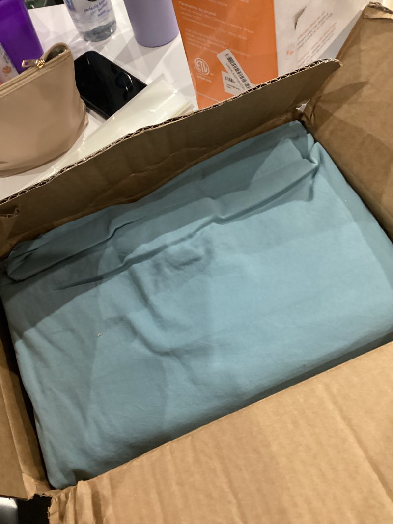 Condition photo showing Good Condition for Bedsure Mineral Blue California King Duvet Cover - Prewashed Cotton-Like Extra Soft Bedding Set, Includes 1 Cal King Duvet Cover 104x98 Inches with Zipper Closure & 2 Pillow Shams, No Comforter 05 - Mineral Blue (No Comforter) California King (104" x 98")