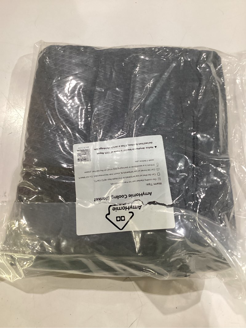 Condition photo showing New/Like New for amyhomie cooling blanket, 100% rayon derived from bamboo, cool summer blanket for hot sleepers, soft comfy lightweight blankets for all seasons(dark gray, 79×91in) dark gray 79" x 91"