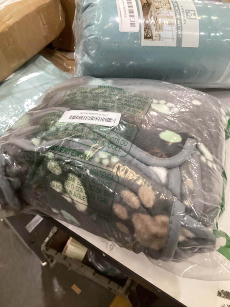 tegeme 12 pcs pet blankets soft fluffy fleece dog cat warm paw print pattern blankets flannel throw 