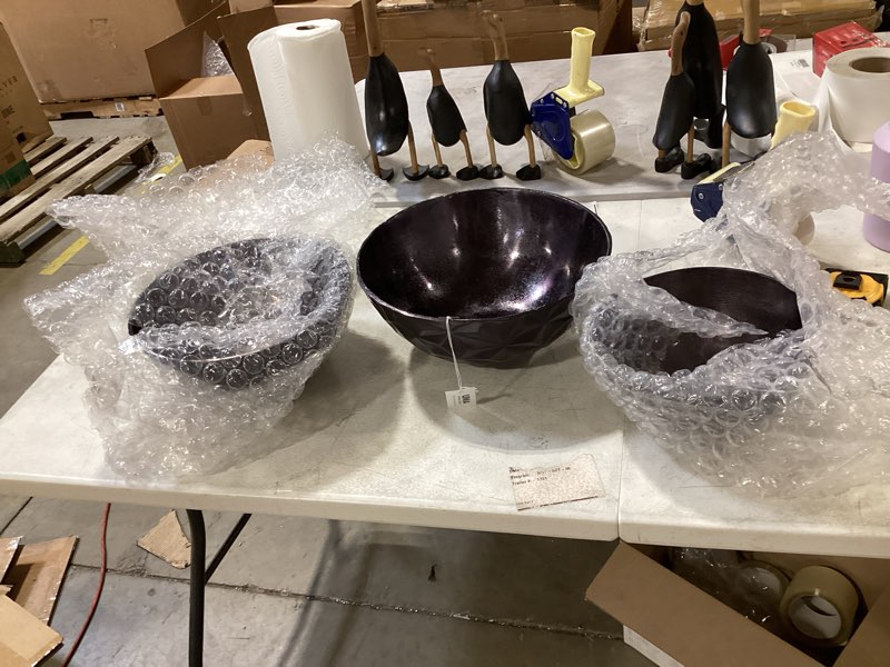 https://lotting-media.assets.bidfta.com/lotting_ce06f667-1578-4bdc-a07d-9560baaf7c8b