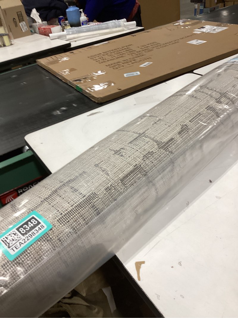 Condition photo showing New/Like New for Loloi II Darby Collection DAR-06 Sand/Dk. Grey 4'-0" x 6'-0" Accent Rug