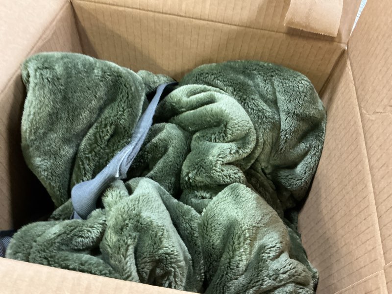 Condition photo showing Good Condition for better homes & gardens solid velvet plush adult throw  50” x 72”  sea turtle