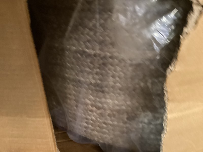 https://lotting-media.assets.bidfta.com/lotting_ce0f8b44-88ba-46b8-a255-59ef84f4abe4