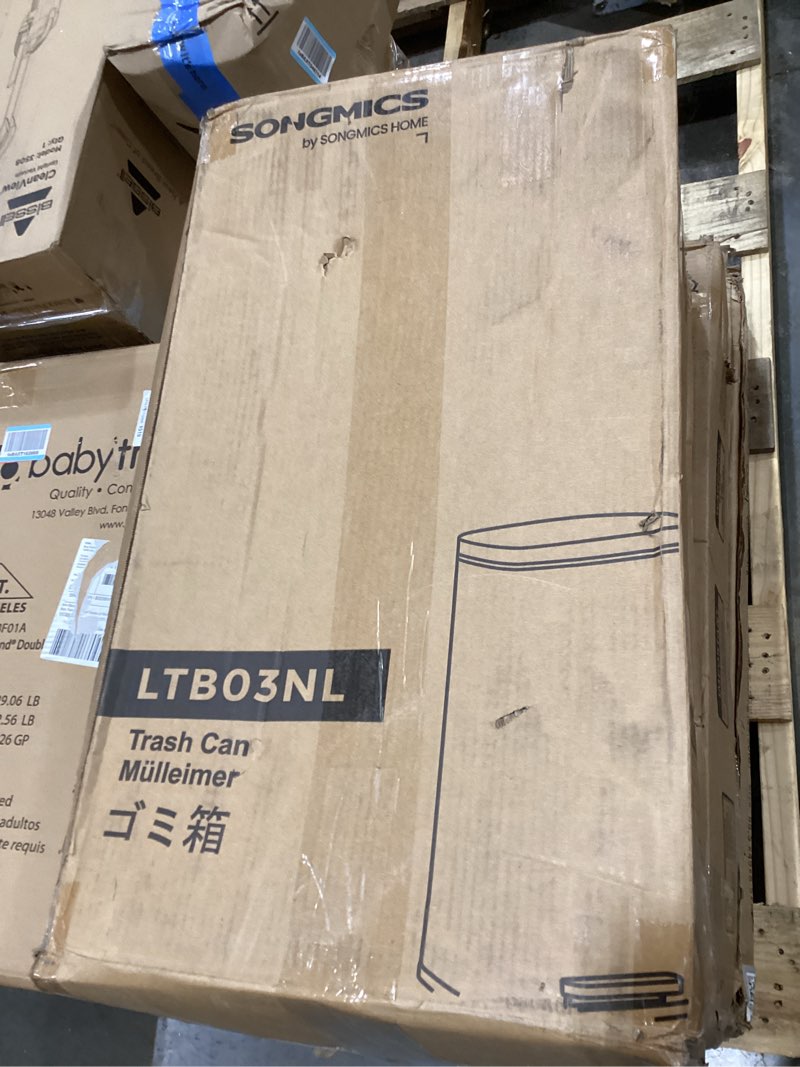 Condition photo showing Good Condition for trash can