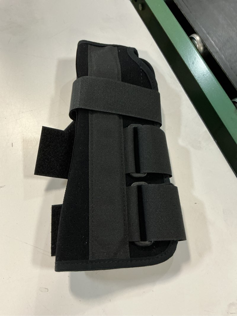 Condition photo showing Good Condition for medline deluxe wrist and forearm splints for carpal tunnel, right, size medium