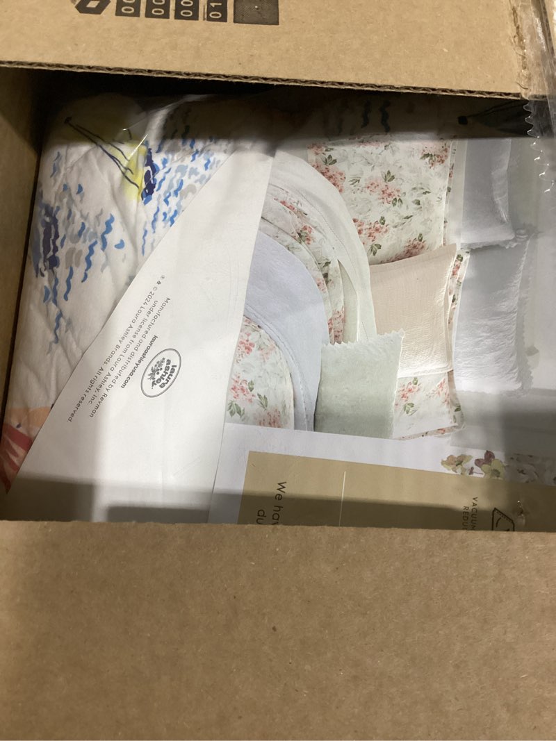 Condition photo showing Good Condition for laura ashley home - ahoy collection - quilt set - 100% cotton, reversible, lightweight & breathable, pre-washed for added softness, king, bright