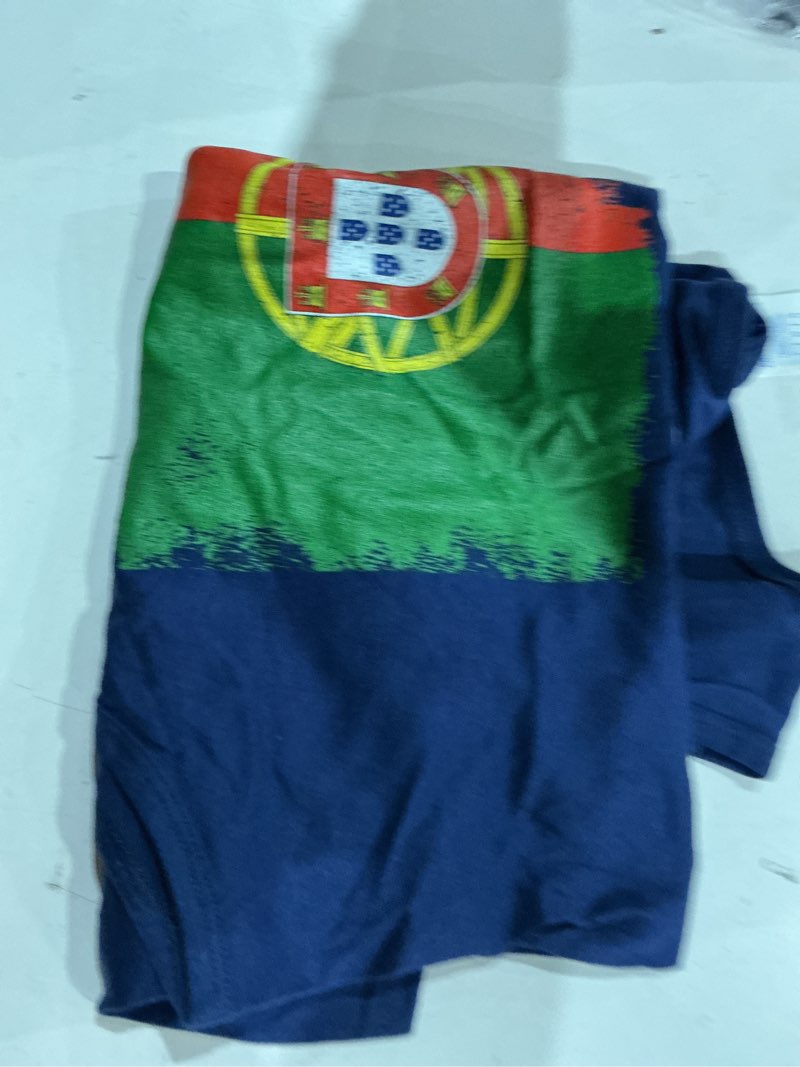 Condition photo showing Good Condition for portugal portuguese flag pride vintage tank top