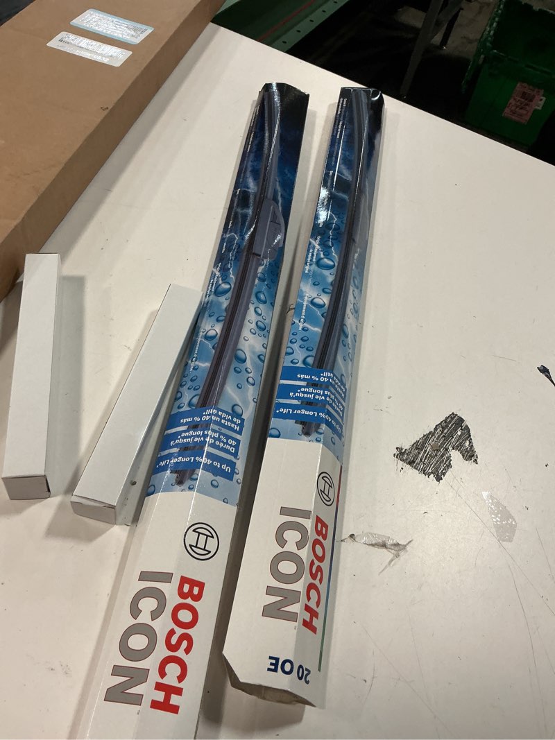 Condition photo showing Good Condition for bosch 24oe20oe icon beam wiper blades - driver and passenger side - set of 2 blades (24oe & 20oe) front (24oe & 20oe) icon combo pack (front)