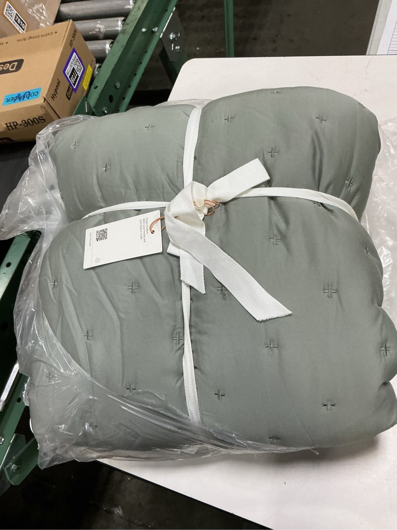 Condition photo showing Good Condition for bamboo dream quilt set, king/cal king, eucalyptus